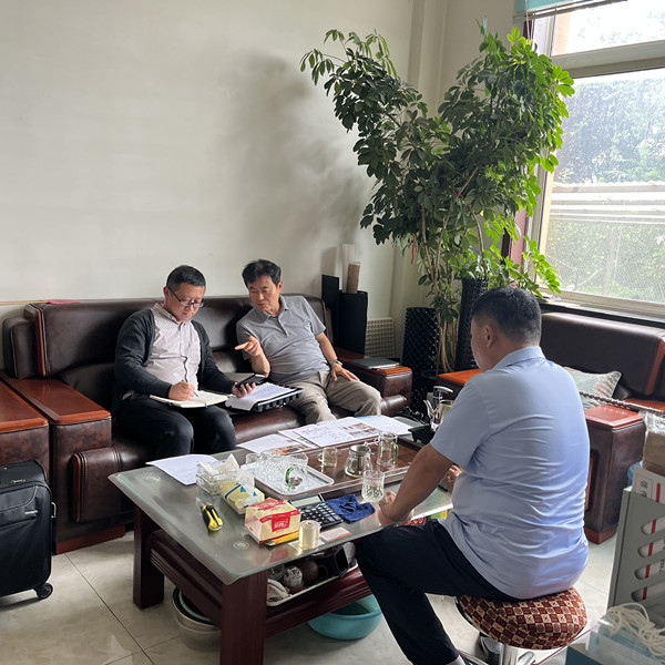 ຍິນດີຕ້ອນຮັບຫມູ່ເພື່ອນເກົາຫຼີໃຫ້ມາຢ້ຽມຢາມບໍລິສັດ